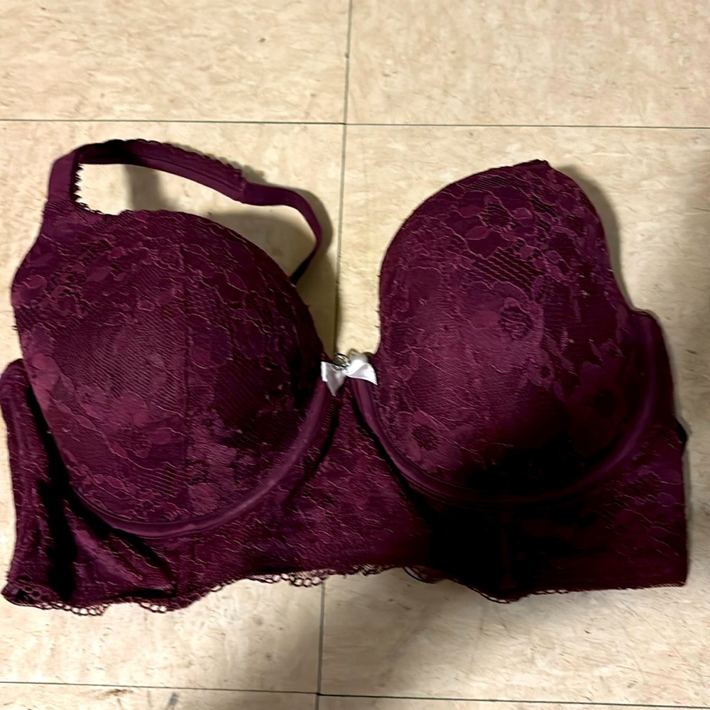 The color is maroon and the size is 34DD